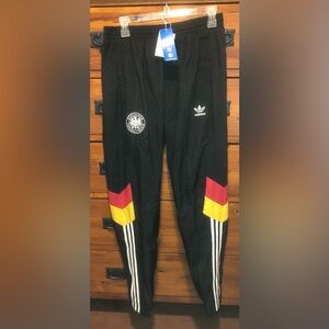 Adidas Originals Germany Retro Classic Woven Track Pants IY7051 Men’s Size M